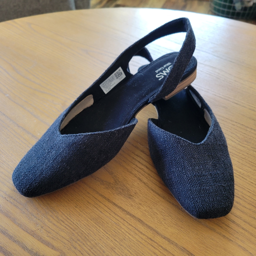 TOMS Black Slingback Pointed-Toe Flats